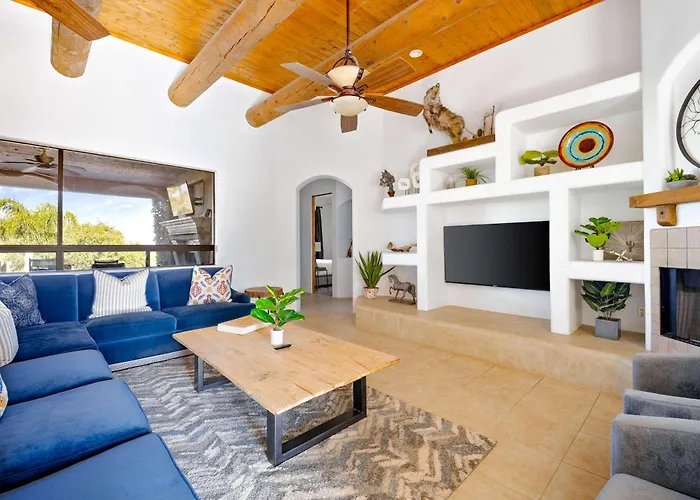 Private Desert With Pool And Putting Villa