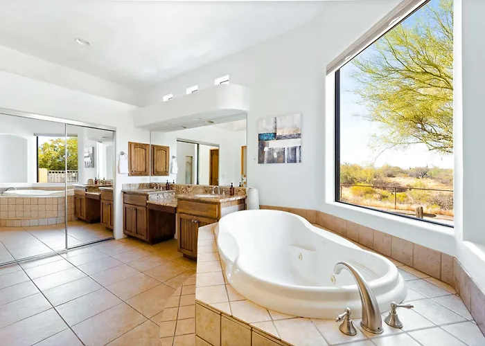 Private Desert With Pool And Putting Villa Scottsdale
