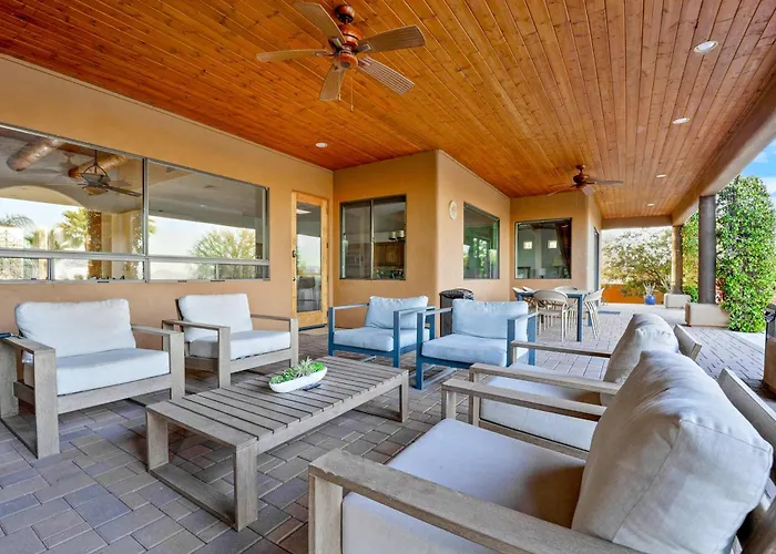 Villa Private Desert With Pool And Putting