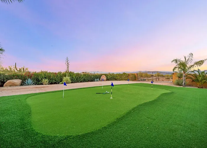 Private Desert With Pool And Putting Villa